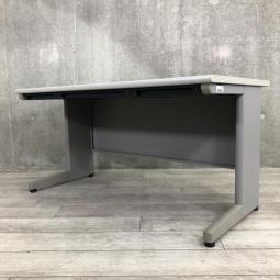 【広く使える幅1400㎜のスタンダードな平デスクが入荷！】■イトーキ（ITOKI）　CZNシリーズ　平机　引き出し付　幅1400㎜　■ホワイトグレー【定番のオフィスデスク！】【IB】