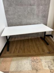 残り1台！コクヨ製のミーティングテーブル【ビエナシリーズ】が入荷しました！　＊福岡市で、中古オフィス用品・オフィス家具をお探しなら「オフィスバスターズ福岡南店」へ＊福岡でのオフィス用品一式ご手配可能！