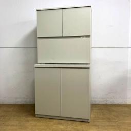 コクヨ　キッチンキャビネット　木製食器収納ユニット　ニューグレー　※一部棚不足・正面に凹みと割れあり