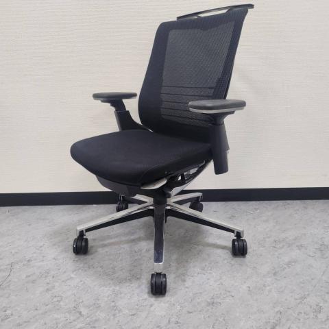 商品入替セール！【定価約21万円】【ハイスペックOAチェアの入荷です！！】【先進ワークスタイルに対応する革新的機能と最高の座り心地！】■コクヨ製　インスパインチェア　ブラック　■稼働肘　■ハンガー付き【2410】弊社使用欄【A00981348】※
