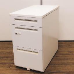 【10台入荷】【倉庫在庫品】洗練されたホワイトカラーのデスクサイドワゴン　ケースウェイタイプ　オフィスバスターズ　梅田本店