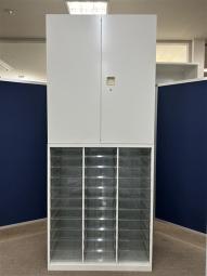 【西】　【福岡西店在庫】【両開き/3列11段】【深型クリスタルトレー】　【オカムラ】【レクトライン】【ホワイト】【高さ2150㎜】【幅900㎜】【奥行450㎜】【収納】【書類】【福岡オフィス家具】【福岡中古家具】【中古事務什器】【中古チェア】【中古椅子】