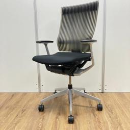 【在庫入替セール品】★イトーキ製　スピーナシリーズ　エラストマータイプ　固定肘　シルバー脚　肘付きハイバックチェア！！