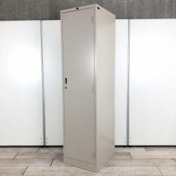 【在庫入替セール】【1台限定】【増員時にも！掃除用具入れにも！常に人気の高い更衣ロッカー！】■ウチダ（UCHIDA）　システムロッカー　1人用更衣ロッカー　■ニューグレー　■シリンダー錠　※ネームプレート破損