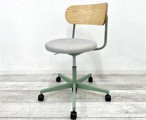 【11脚入荷】【定価約7万円】【シンプルなデザインに木目調の背もたれが特徴のOAチェア入荷！】■コクヨ/デイオフィス　■肘無　■グレー　■ワークチェア