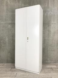 【コートなどの上着の収納に最適！入荷の少ない奥行500㎜のワードローブ！】■イトーキ製　シンライン　ワードローブ　ハイキャビネット　W900×D500×H2150㎜　■ホワイト　■シリンダー錠　オフィスバスターズ　心斎橋店