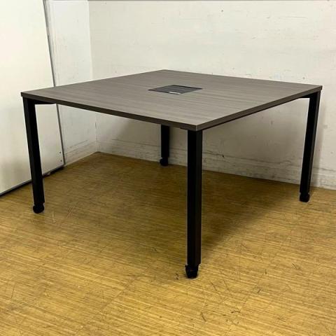 【2台限定】イトーキ　アクトリンク　ワークテーブル・ワークデスク　W1200×D1200サイズ　天板：アッシュドオークD　脚：ブラック　お洒落な空間を演出するカラーリング