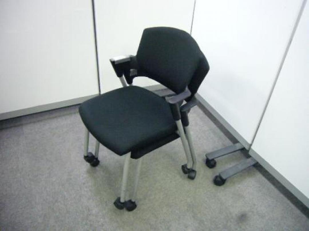 <font size=3><b><a href=http://www.officebusters.com/shop_showsai/kinshicho.php> ☆錦糸町店厳選商品☆　◆ハイコストパフォーマンス中古家具◆　■今なら関東近郊送料無料■</a></b></font> 　ＫＯＫＵＹＯ　プロッティ　　単品特価　　店長が愛して止まない商品です＾＾【会議チェア】
                        -
                                    中古
            