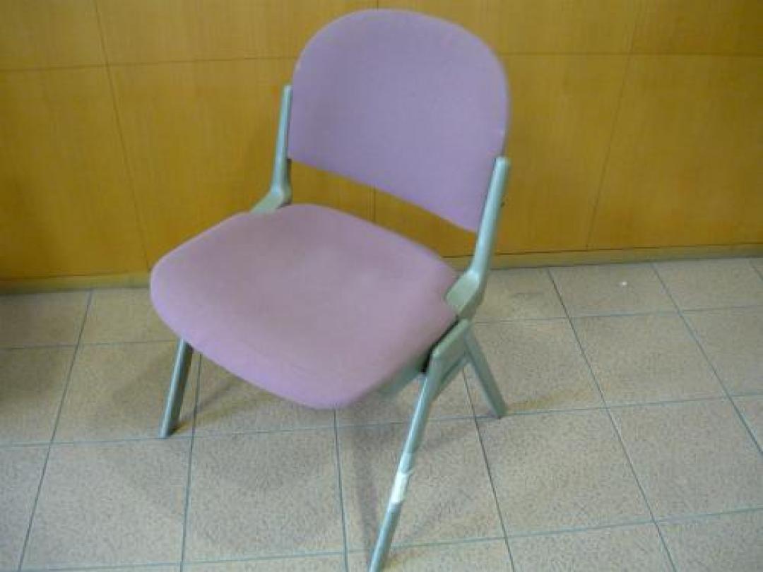 【ウィンターセール】【１０脚セット＋１脚おまけ】スタッキングチェアー<a href=http://www.officebusters.com/shop_showsai/fukushima.php>◆大阪福島店単独キャンペーン実施中◆</a>【会議チェア】
                                    中古
            