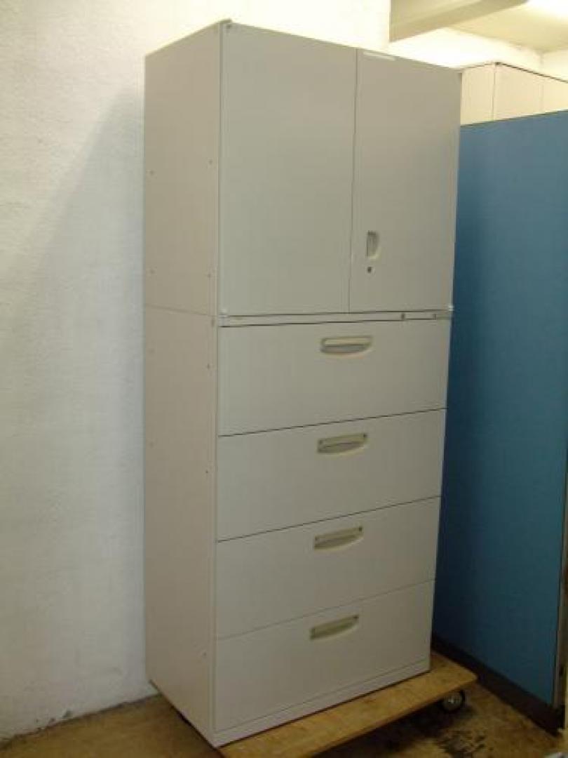 中古書庫　　【更新速報：数量&価格変更】　■メーカー：オカムラ　■タイプ：上下書庫セット(上：観音開き/下4段引出し)　■数量：5台→1台
                                    中古
            