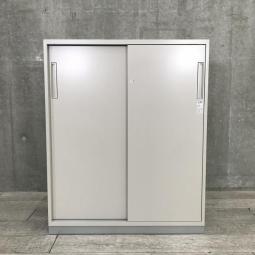 【在庫入替セール品！】■コクヨ　エディアシリーズ　引戸書庫　2枚引き違い戸　3段収納　ナチュラルグレー　■スライド扉でスペースを有効活用！【KOKUYO　EDIA】