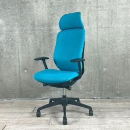 【背のカーブを変えられる！新感覚のオフィスシーティング！新感覚のオフィスシーティング！】■オカムラ　シルフィーチェア　デザインアーム付　ブルーグリーン 　エクストラハイバック仕様　※ヘッドレスト部分によれが見受けられるのでランクB品としてご案内！【管理番号：A01011457】