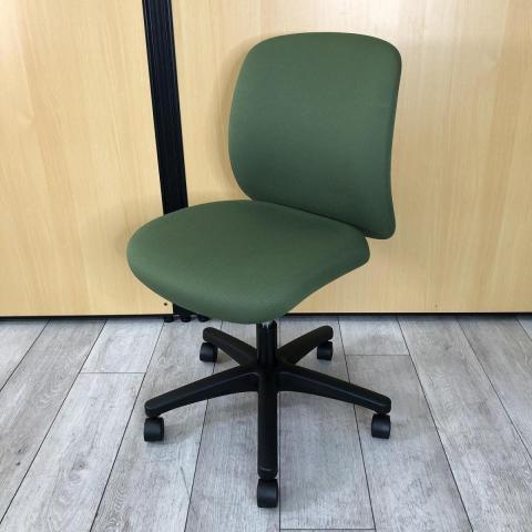 【中古】ボニートチェア KT-170PV-W9 Q2 イトーキ（ITOKI） 肘無ローバックチェア