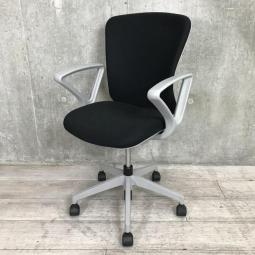 【在庫入れ替えセール】【使いやすいスタンダードなデザイン】■イナバ（inaba）　バルチェ　■ハイバック　固定肘付き　■ブラック【管理番号：A90800100】