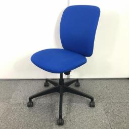 【座り心地に配慮した厚めのクッションが好評です！】■スチールケース（Steelcase）製　アプトチェア（APT）　ローバック　肘無し　■ブルー【AD】