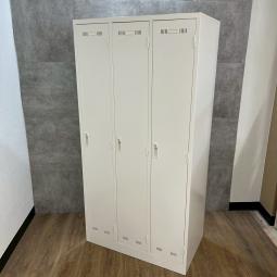 生興製の3人用更衣ロッカー【SLKシリーズ】が入荷しました！　＊福岡市で、中古オフィス用品・オフィス家具をお探しなら「オフィスバスターズ福岡南店」へ＊