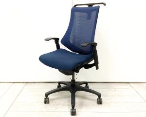 大人気メッシュチェア入荷！体にフィットする機構がデスクワークをサポート！デザイン性も〇
■イトーキ/エフチェア/ネイビーブルー　※肘掛に目立つ傷有