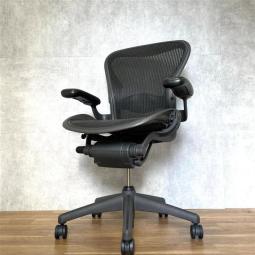 【言わずと知れた大人気チェア！】■ハーマンミラー(Herman Miller)製　■アーロンチェア(Aeron chair)　■Bサイズ　■固定肘