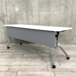 【キャスター付でスムーズに移動できます！】■オカムラ製　サイドスタックテーブル　W1800×D600×H720mm　幕板パネル付　天板ホワイト【OKAMURA　FLAPTOR】