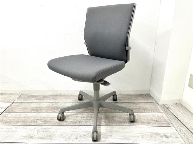 【中古】エスクード  オカムラ（okamura） 肘無ハイバックチェア