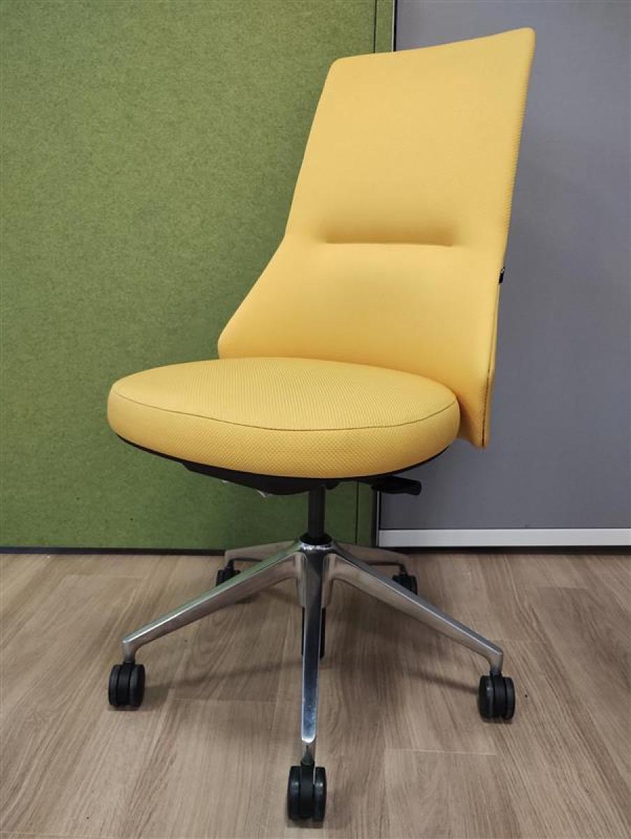 【豪華さと実用性を兼ね備え、快適さを追求したチェア！】■スチールケース（Steelcase）製　コアレス（coalesse）　肘無ハイバック　■イエロー【2412】弊社使用欄【A00989827】※
                        その他シリーズ
                                    中古
            