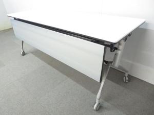 【スタイリッシュなデザインで高品質！】■オカムラ製　サイドスタックテーブル　W1500×D600×H720mm　ホワイト　幕板付き【Okamura　INTERACT NT】