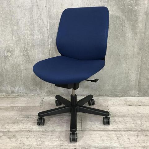 【中古】トルテチェア KZ-140GB-T1N4 イトーキ（ITOKI） 肘無ローバックチェア