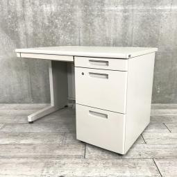 【スタンダードなデザインで高品質！スタッフ増員の際にオススメ！人気のBSシリーズ片袖デスク！ 】■コクヨ(KOKUYO)製　BS＋シリーズ　片袖デスク　W1000×D700mm　■グレー
