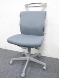 【ロット入荷！】 オカムラ　エスクード　グレー　ハンガー付き　機能充実の定番オフィスチェア！【揃いで導入の方におすすめ！】