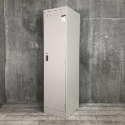 【安心の国内メーカー！】■KOKUYO（コクヨ）　LKシリーズ　1人用更衣ロッカー　縦型ロッカー　■ホワイトグレー　■シリンダー錠【掃除用具入れにも！】