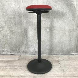 【「座る」と「立つ」のいいとこ取り！】■オカムラ（okamura）　ピルエット（pirouetto）　カウンターチェア　スツール　■レッド　シェル：ブラック【高さ調節可能なパーチングスツール！】　ABW