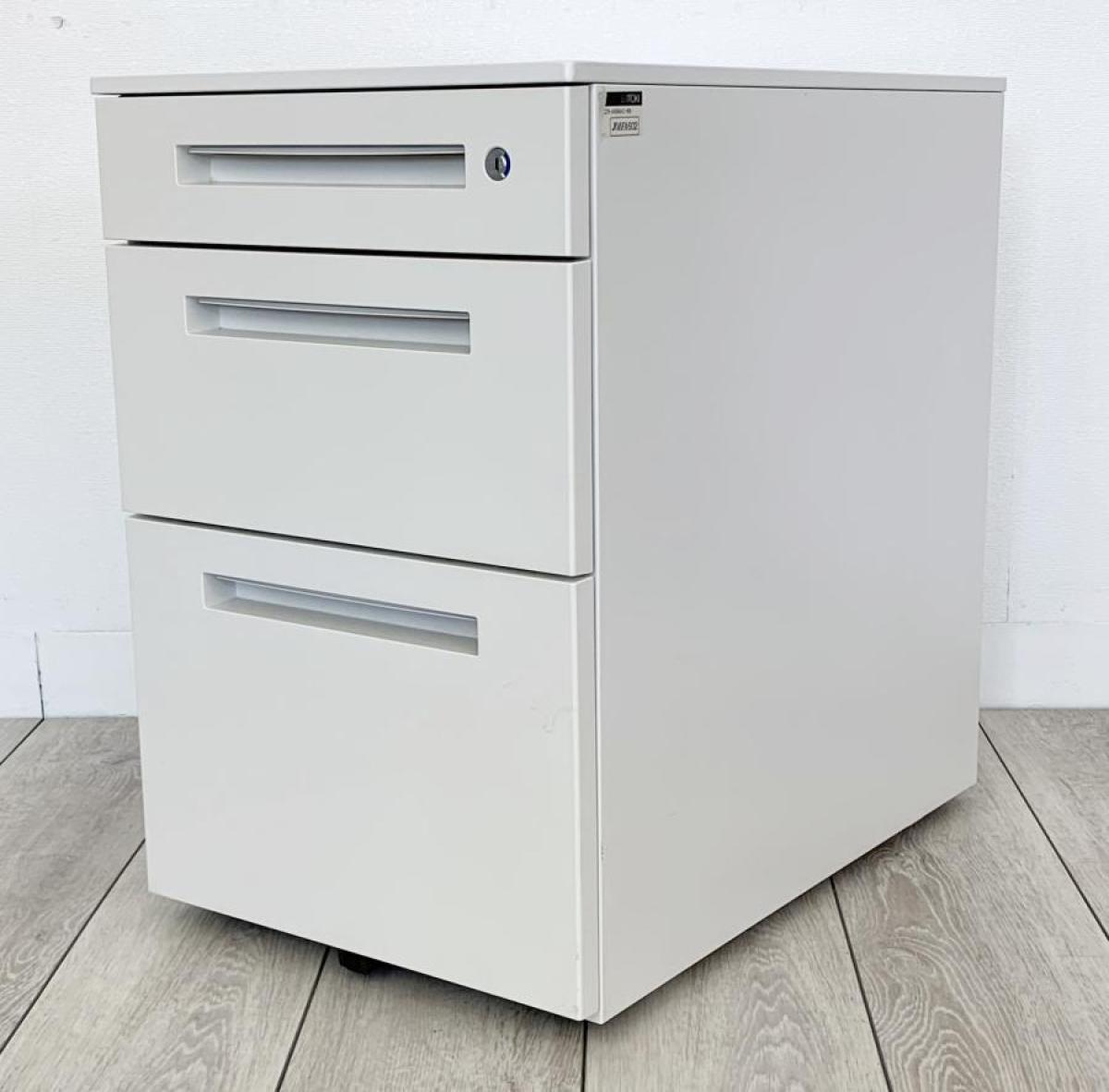 【1台限定入荷！！】【ロット入荷】イトーキのパーソナル収納ワゴン「CZR」入荷！中古　3段　ワゴン　脇　袖　ホワイト　オフィス　事務所　キャスター付　オフィスバスターズ　神戸店
                        CZR
                                    中古
            