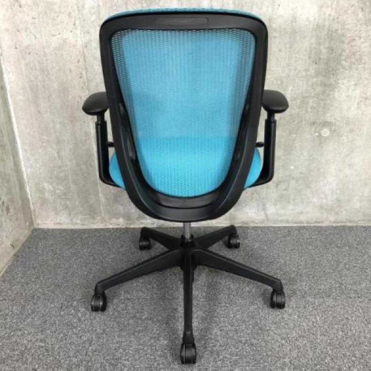 at　オカムラ　シルフィーチェア　ローバック　固定肘　前傾機能　メッシュ　中古品 中古】シルフィーメッシュ オカムラ/okamura 肘付ローバック
