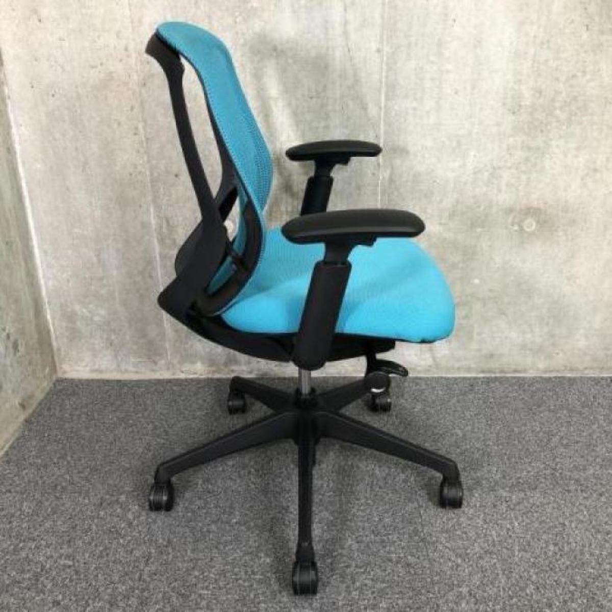at　オカムラ　シルフィーチェア　ローバック　固定肘　前傾機能　メッシュ　中古品 中古】シルフィーメッシュ オカムラ/okamura 肘付ローバック