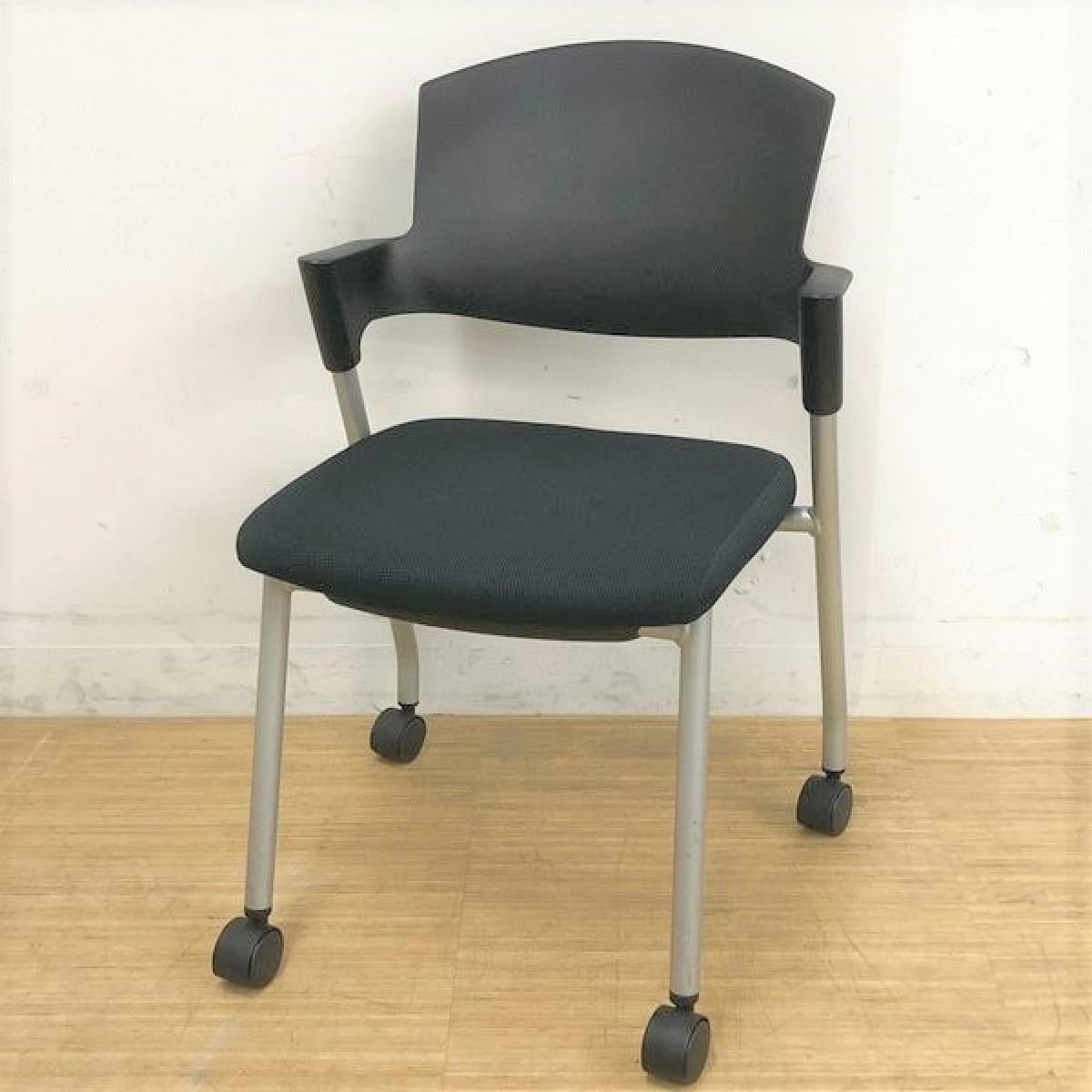 コクヨ　プロッティ（Protty）　定番のスタッキングチェア　座面：ブラック　背面：樹脂ブラック　キャスター付き
                        プロッティチェア
                                    中古
            