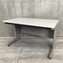 【コストパフォーマンス抜群のビジネスデスク】■イトーキ（ITOKI）製　CZNシリーズ　平デスク　引き出し付W1200×D700㎜　■ウォームライト　【スタンダードなデザインで使いやすい！】※脚・サイドパーツ日焼け有【弊社使用欄：A01010674】