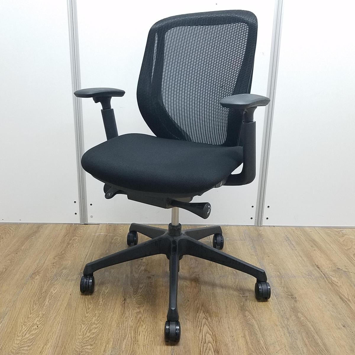av　オカムラ　シルフィーチェア　ローバック　固定肘　前傾機能　メッシュ　中古品 中古】シルフィーメッシュ オカムラ/okamura 肘付ローバック