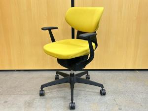 【在庫入れ替えセール】【コクヨ製の現行モデルが入荷！】無重力のような新感覚の座り心地！まだまだ中古では出回りの少ないイングチェア入荷です！コクヨ/イング/イエロー【弊社使用欄：A01001427】