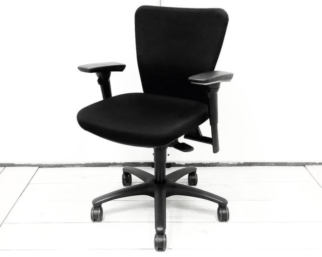 オカムラ（okamura） カロッツァチェア(Carrozza) 一覧 - 中古