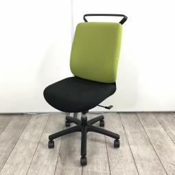 【在庫入替セール品】【美しさが際立つシンプルデザイン！在宅ワークにも適したコンパクト設計！】■イトーキ（ITOKI）製　トルテR（torte-R）　ハイバック　肘無し　■ハンガー付　■背面：アイビーグリーン/座面：ブラック【弊社使用欄：A01005833】【SN】