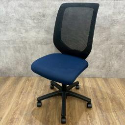 【限定品1品】イトーキ製のオフィスチェア【コルトシリーズ】が入荷しました！。＊福岡市拠点の「オフィスバスターズ福岡南店」は、福岡はもちろん、岡山・広島エリアにも対応しています。中古オフィス家具・チェア・デスク・複合機など一式手配可能。各地に特化した在庫とワンストップ対応で、起業・移転・レイアウト変更にしっかり対応し、岡山・広島でも安心の選択肢をご提供します。＊