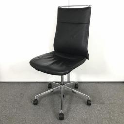 【在庫入替セール品】【機能とデザインが融合！インナーメッシュ構造による優しく包み込む座り心地！】■オカムラ（okamura）　モードチェア (mode)　ハイバック肘無し　クロスバック　張地レザータイプ　5本脚　■ブラック　【弊社使用欄：A00990902】