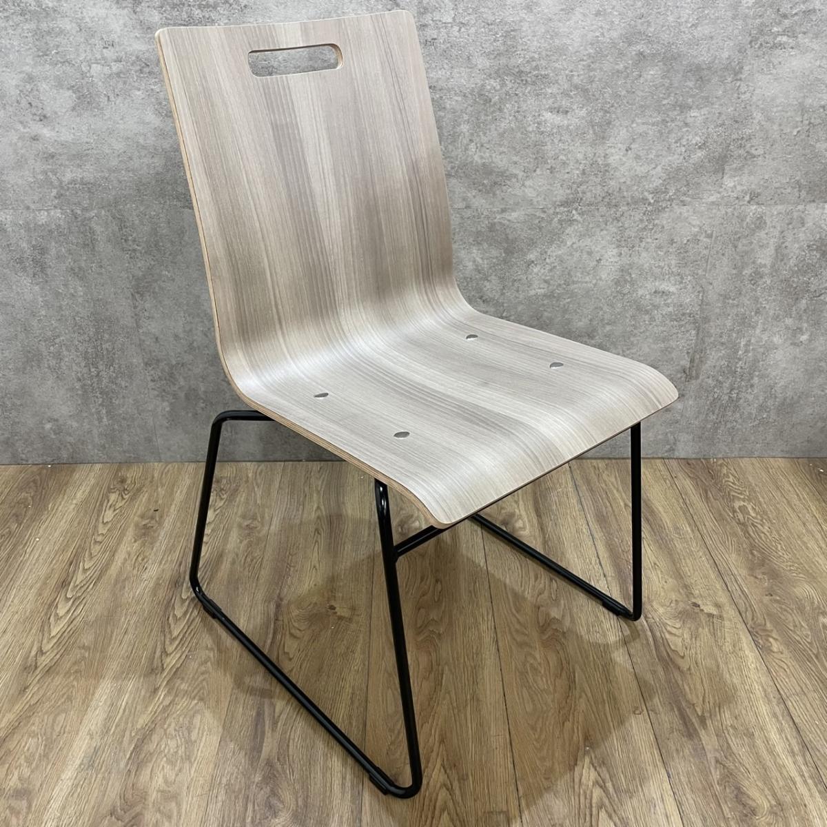 2脚　okamura　オカムラ　ダイニングチェア ミーティングチェア　北欧風 2脚 okamura オカムラ ダイニングチェア ミーティングチェア