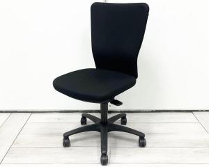 ワークチェア ブラックボディ/コートハンガー付き /オススメ(おすすめ) /人気商品【弊社使用欄：A01011369】■Okamura/オカムラ ・Carrozza/カロッツァ
