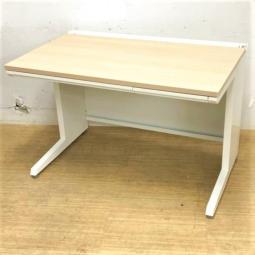 【⑫/25】【西】　【福岡西店在庫】【定価約9万円】【横幅1100ｍｍサイズでナチュラルカラー平机の入荷です！】■オカムラ製　アドバンス　平机 　【【福岡オフィス家具】【福岡中古家具】【中古事務什器】【中古チェア】【中古椅子】