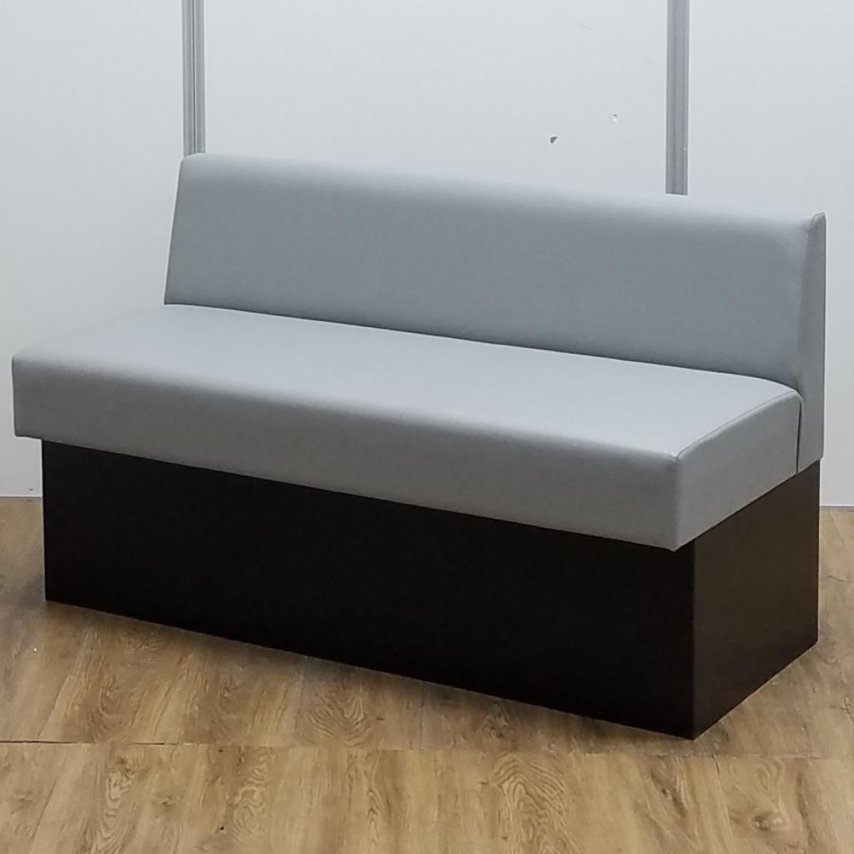 グレー　ABW商材　ビニールレザー仕様　レイアウト次第でオフィスのあらゆるシーンに対応するシックなソファ！　2人用ソファー！！
                        その他シリーズ
                                    中古
            