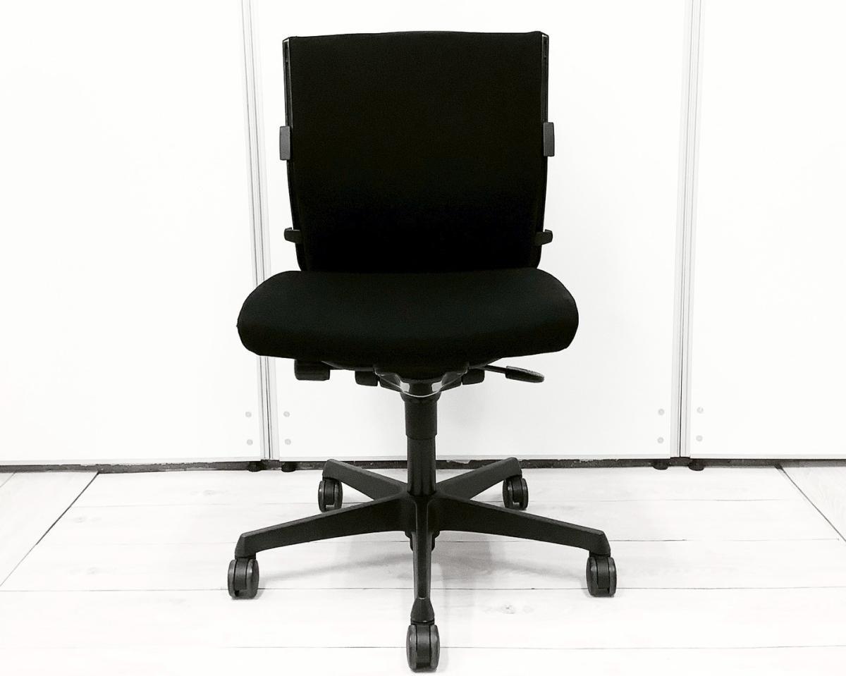 【未使用】2020年製　オカムラ　エスクード　ローバック　肘なし　グレー 中古】エスクード オカムラ/okamura 肘無ローバックチェア
