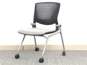 【スリット構造のシェルがワーカーを軽やかに受け止める！】/オススメ(おすすめ) /人気商品【弊社使用欄：A01015969】■肘無しミーティングチェア　ネスティングチェア　■座面：グレー×背面樹脂ブラック/オカムラ/グラータ