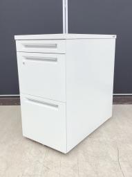 【希少品4台入荷！】ホワイト脇机が春日部店に入荷いたしました！♦オカムラ製