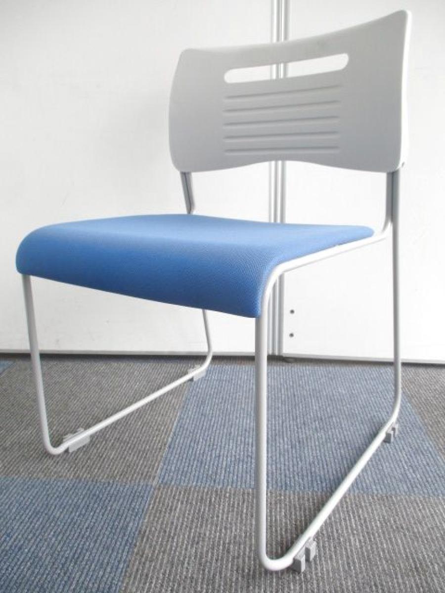 【オフィスの必需品！】■井上金庫 PMCシリーズ　スタッキングチェア　/　ブルー　/　格安　/　中古　/　リサイクル　/　収納　/　会議　/　研修　/　食堂　＊熊本市で、中古オフィス用品・オフィス家具をお探しなら「オフィスバスターズ熊本サテライト店」へ＊※サテライトは商談スペースのみの為、在庫は福岡南店の在庫を掲載しております
                        PMCチェア
                                    中古
            